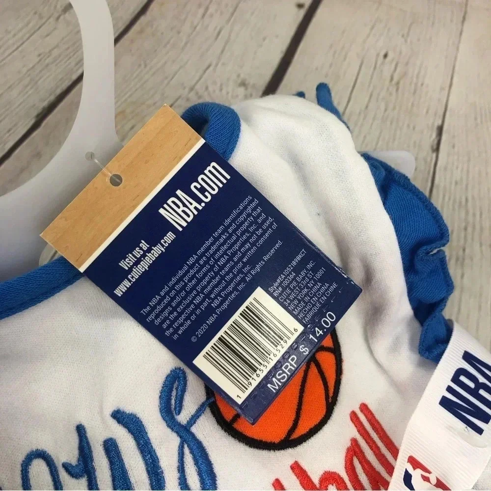 NBA Oklahoma City thunder baby bibs bows and basketball